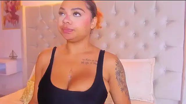 Freechat Eloisa_cleavage_ on StripChat