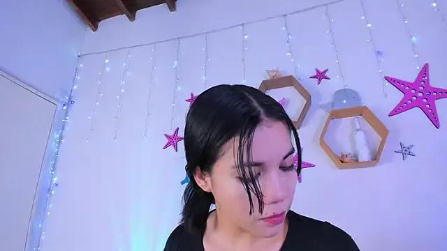 Freechat Emiily_Parkerr on StripChat