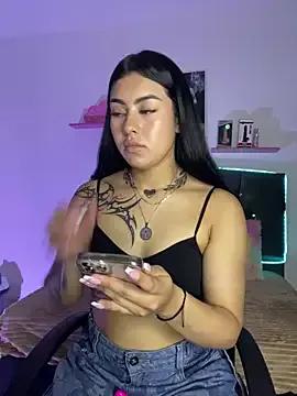 Private emily_22x on StripChat