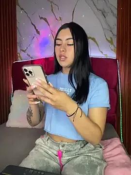 Private emily_22x on StripChat