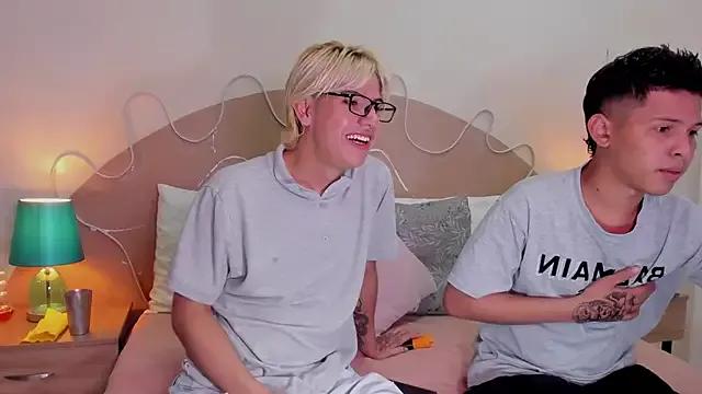 Freechat Enrrixxx_ on StripChat