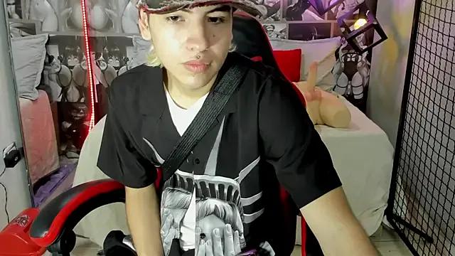 Freechat Enrrixxx_ on StripChat