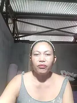 Everleigh_mom on StripChat 