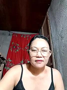 Everleigh_mom on StripChat 