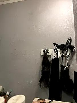 goddessmissmia —  oil tits / nipple play & twerk 