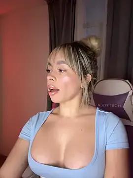 Freechat Holli_woul on StripChat