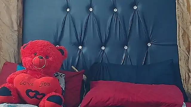 Freechat HUMONGUOUSTITSS on StripChat