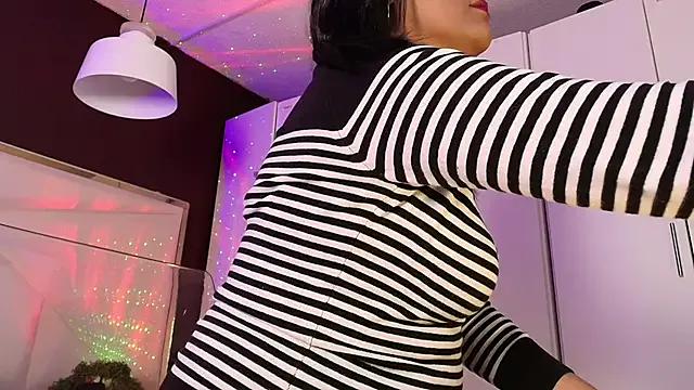 Freechat Inndrahot on StripChat