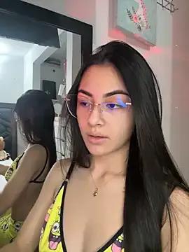 StripChat IslaCole is Freechat IslaCole — Oil in legs