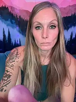 StripChat ItsDanniG is Freechat ItsDanniG — Panties off and Butt Plug In!