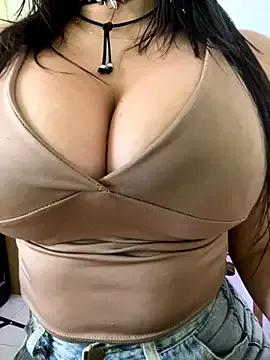 Freechat izanmiller2001 on StripChat