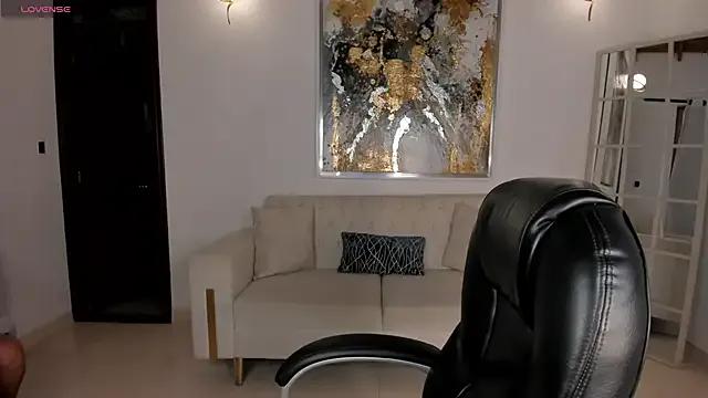 Freechat KatieStonne on StripChat