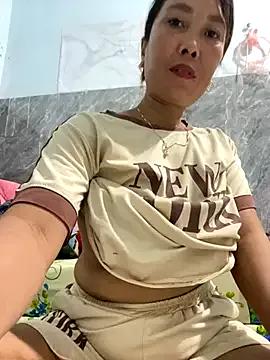 Freechat Linaannn on StripChat