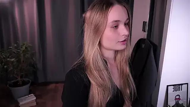 Freechat lisa_schiele on StripChat