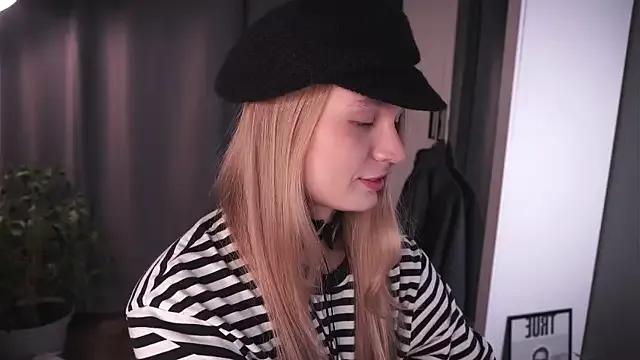 Freechat lisa_schiele on StripChat