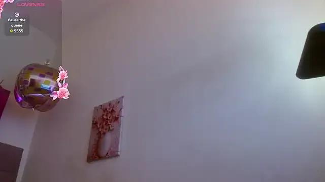 Lola_wish1 on StripChat 