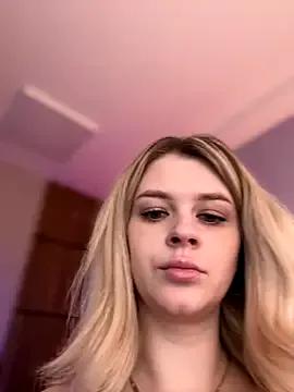Freechat Love_Bri on StripChat