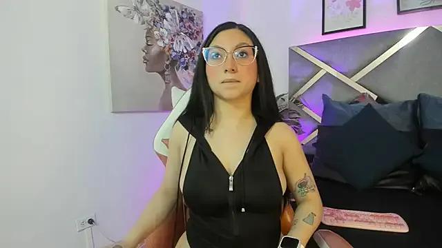 Freechat lucy_neil on StripChat