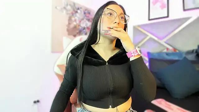 Freechat lucy_neil on StripChat