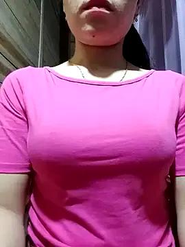 Freechat LucyyLy on StripChat