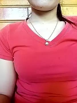 Freechat LucyyLy on StripChat