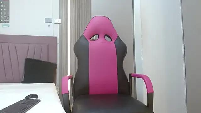 Freechat meli_peach1 on StripChat