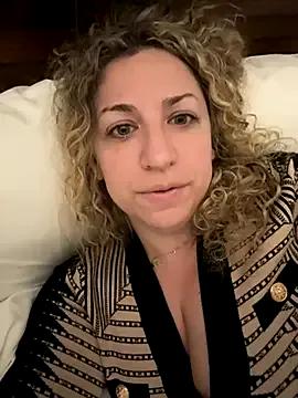 Group miamellycious on StripChat