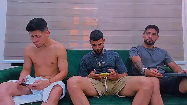 Freechat mike_friends on StripChat