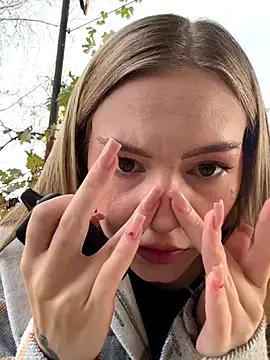 Freechat MilaMoone on StripChat