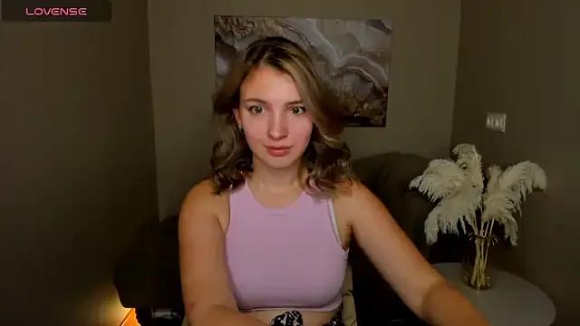 MilinaMorris on StripChat 