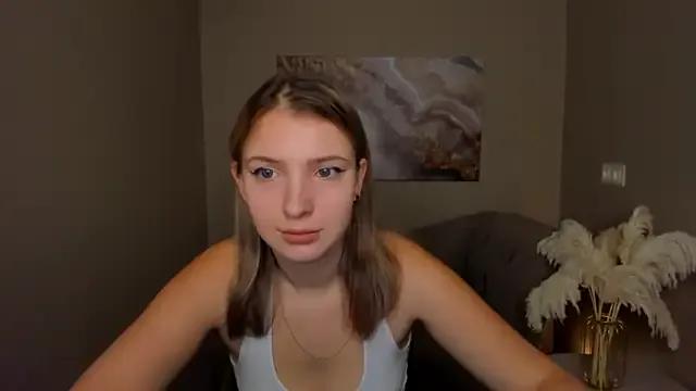 MilinaMorris on StripChat 