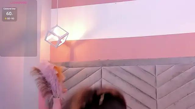 molly_zanderbond_ on StripChat 