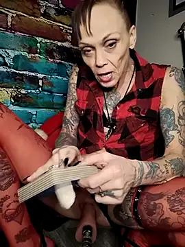 StripChat MommyMisfit is Freechat MommyMisfit — Panties off