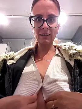 Freechat NataKitten on StripChat