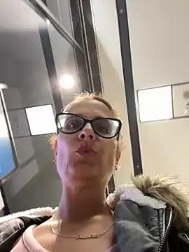 Freechat NataKitten on StripChat