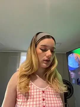 Private NicoleCut on StripChat