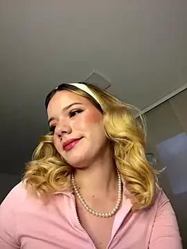 Private NicoleCut on StripChat