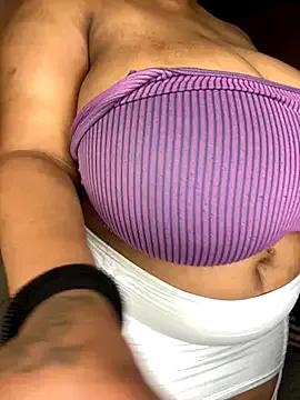 Freechat NonoGotBoobies on StripChat