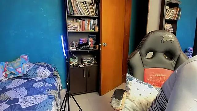 Freechat peanut_tangerine on StripChat