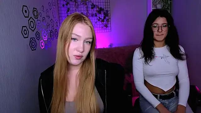 Freechat playful_sophie on StripChat