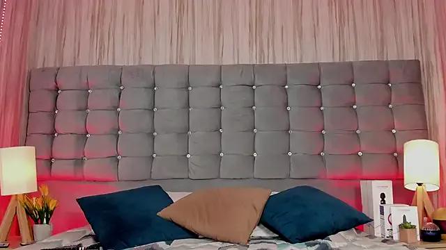 Freechat Poacahontasfg on StripChat