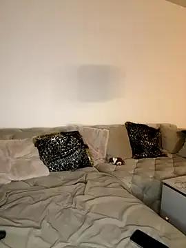 Roxane880 — Flash tits