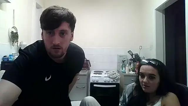 Freechat scottishcouple2002 on StripChat