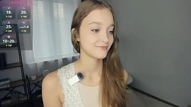 SerrenaAa on StripChat 