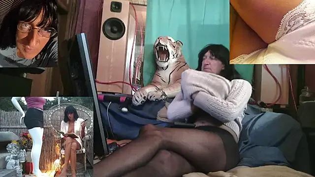 StripChat SissiDomination is Freechat SissiDomination — i show my cute titties