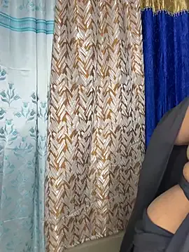 Sweet-Ellina on StripChat