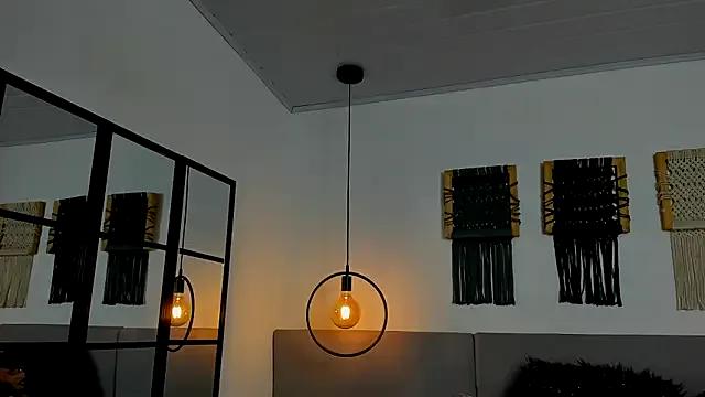 Freechat Sweet_camille on StripChat