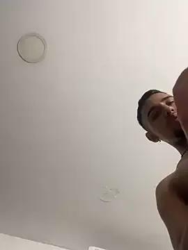 Freechat sweethoneytsx on StripChat