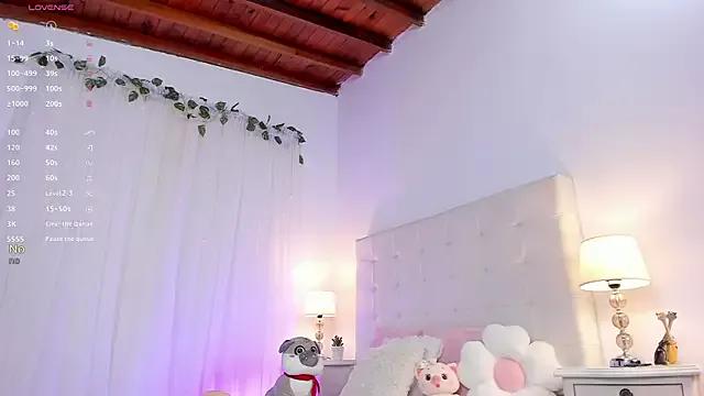 tatikiss_ on StripChat 