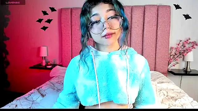 StripChat TerumiKitty is Private TerumiKitty — Nipple clamps & twist